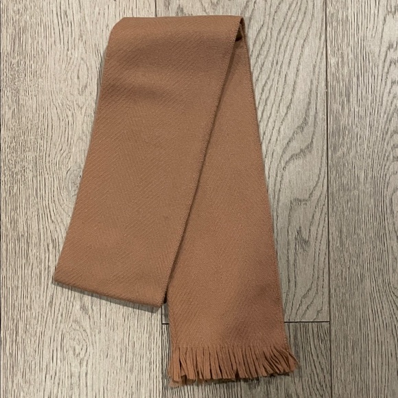 Tan Fringed Scarf NWOT - Picture 3 of 3